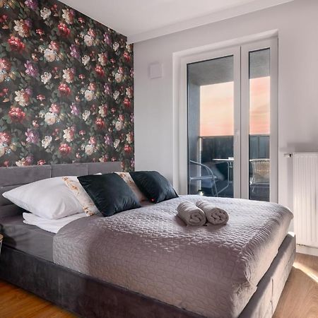 Star4You II Apartments Вроцлав Экстерьер фото
